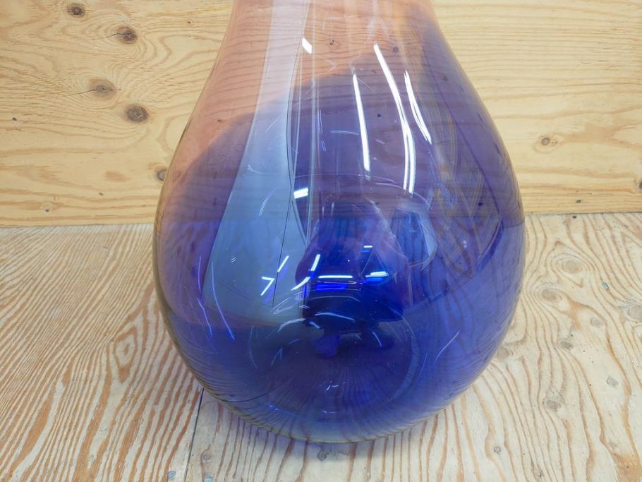 昭和レトロ　特大　グラデーションが美しいフラワーベース(花瓶、花入れ、花器、オブジェ、ホームインテリア、ディスプレイ、ブルー、ピンク、アートガラス)(R-076988)