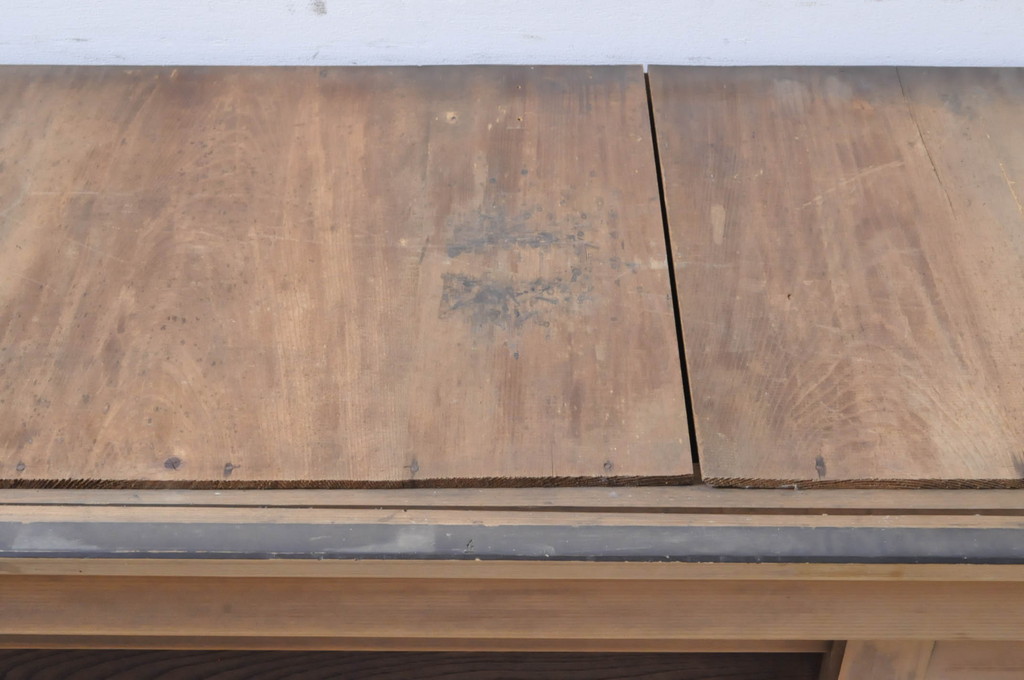製アンティーク　ヒノキ(檜)材　和の雰囲気を盛り上げる五尺水屋箪笥サイドボード(食器棚、戸棚、収納棚、サイドキャビネット)(R-068175)