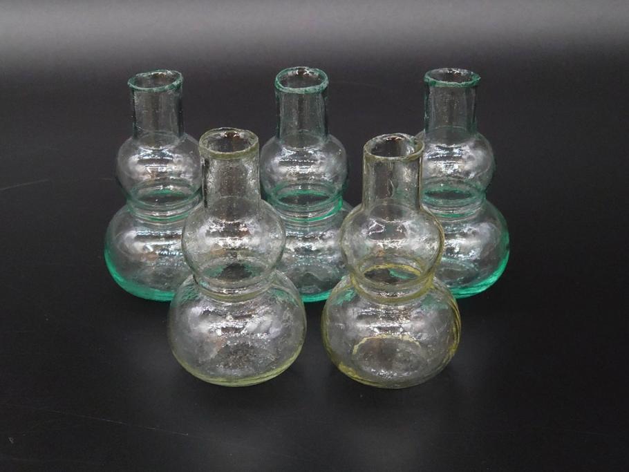 戦前　当時物　瓢箪型　気泡や絶妙なフォルムが味わいのあるニッキ水瓶5個セット(豆ガラス、ちびニッキ水、ガラス容器、駄菓子屋ビン、ペロペロ、レトロガラス、一輪挿し、ひょうたん)(R-076991)