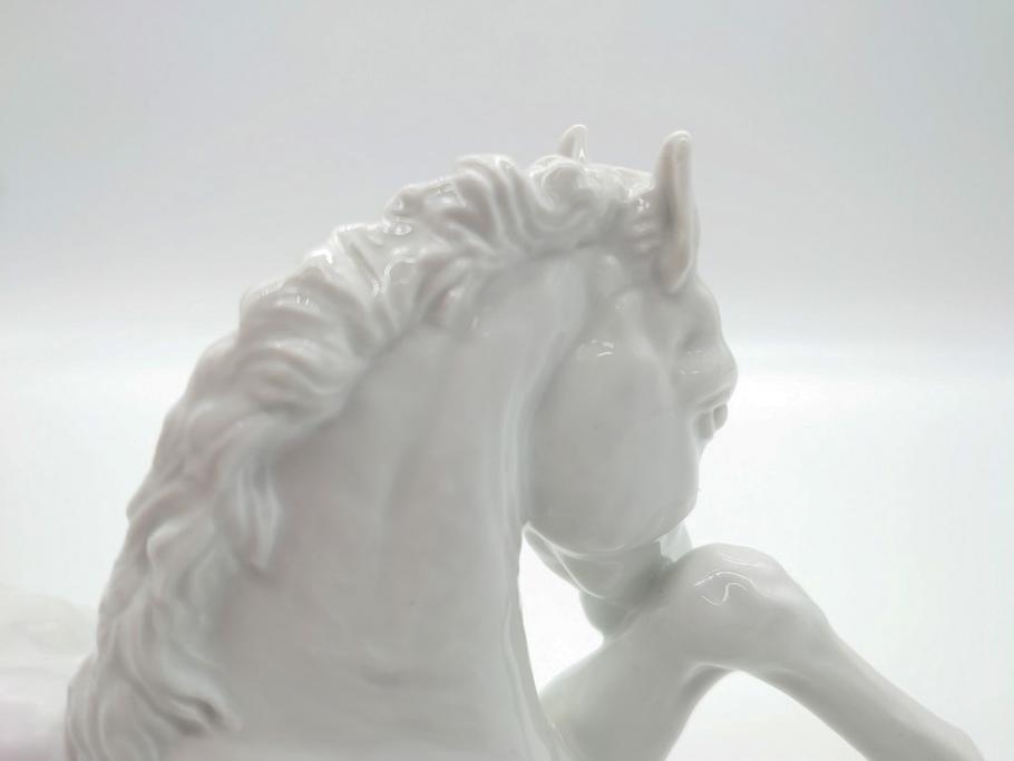 マイセン　MEISSEN　繊細さを感じる美しい白磁人形　伏せる馬(フィギュリン、オブジェ、箱なし)(R-060671)
