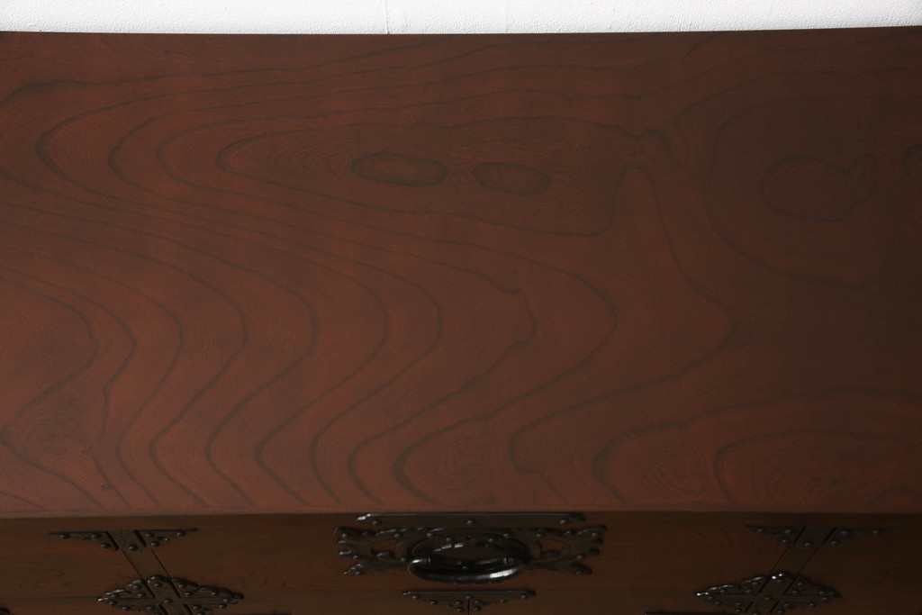 中古　美品　岩谷堂箪笥　桜木家具店作　存在感のあるな金具と重厚な佇まいが魅力のサイドボード(サイドチェスト、引き出し、整理タンス、収納箪笥)(R-060543)
