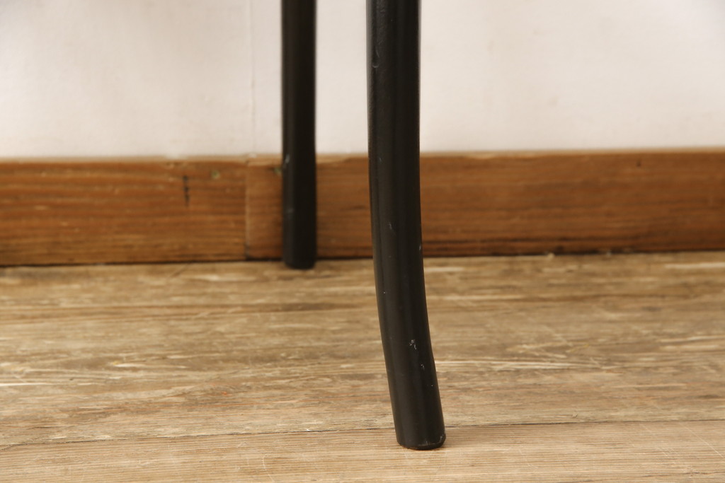 中古　美品　トーネット(Thonet)　No.17　特徴的な曲線デザインが目を引くベントウッドアームチェア(定価約16万円)(ベントウッドチェア、ハイバックチェア、椅子、イス)(R-058450)