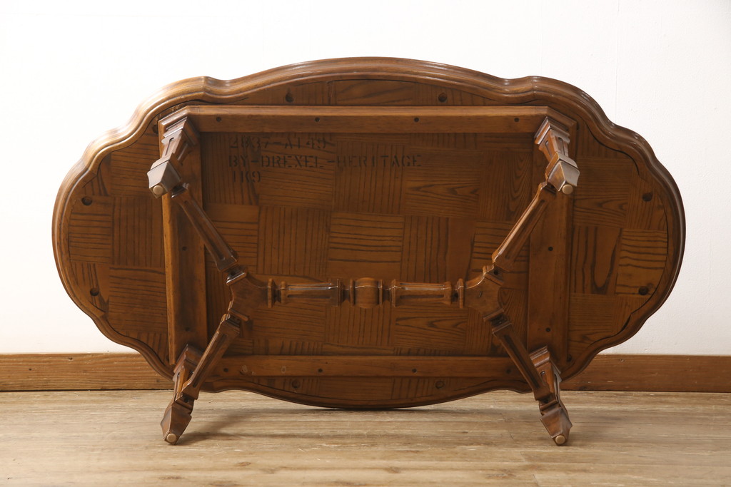 中古　DREXEL HERITAGE(ドレクセルヘリテイジ)　Cameo Classics(キャメオクラシックス)　優雅なひとときを演出するカクテルテーブル(定価約60万円)(センターテーブル、ローテーブル)(R-054229)
