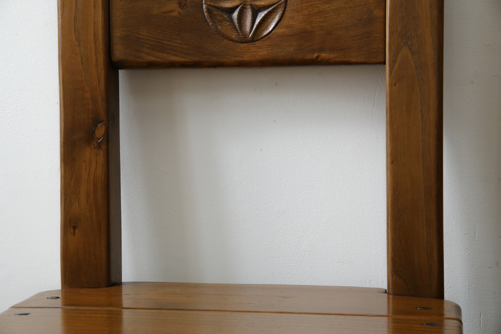 中古　IDC大塚家具　オランダ高級輸入家具　オーク材　木の温もり溢れる色合いが魅力のダイニングチェア2脚セット(椅子、イス、板座チェア、バラ売り可能)(定価2脚で約15万円)(R-066658)