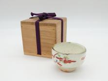 【骨董買取】人間国宝　藤本能道(Fujimoto Yoshimichi)　赤絵　ぐい呑み(酒器、花文、色絵磁器)を買取りました。