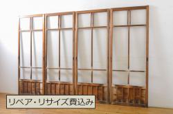 【オーダー建具実例】過去のオーダー建具を参考にご希望の寸法でトイレドアを製作。明り取り部分には桟を縦に一本入れ、建具の上下部をフラット加工で吊り戸仕様にしました。アンティークの引き手を取り付け、チェスナットで着色し落ち着きのある雰囲気に。(扉、木製ドア、建具)