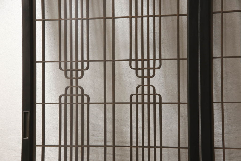 ラフジュ工房オリジナル　古建具リメイク　特徴的な組子が目を引く収納棚(戸棚、飾り棚、キャビネット)(R-062265)