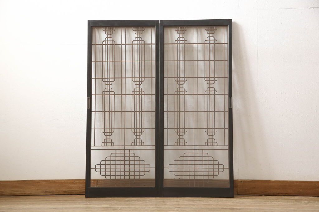 ラフジュ工房オリジナル　古建具リメイク　特徴的な組子が目を引く収納棚(戸棚、飾り棚、キャビネット)(R-062357)