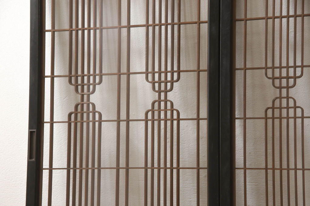 ラフジュ工房オリジナル　古建具リメイク　特徴的な組子が目を引く収納棚(戸棚、飾り棚、キャビネット)(R-062357)