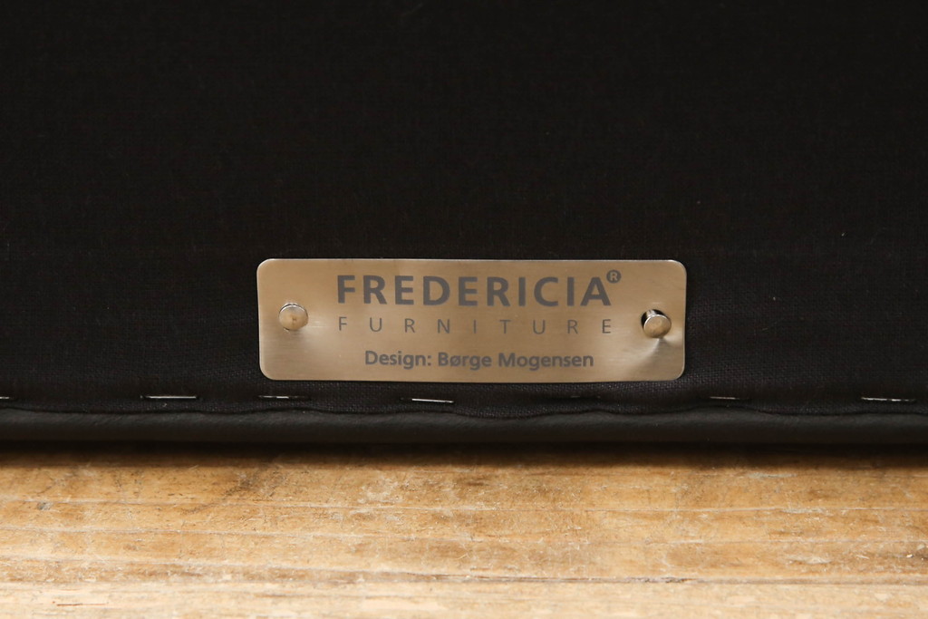 中古　美品　FREDERICIA(フレデリシア)　ボーエ・モーエンセン　シンプルなデザインが使いやすい2202オットマン(フットスツール、1Pソファ、1人掛けソファ、一人掛けソファ、椅子、イス、チェア)(定価約42万円)(R-068197)