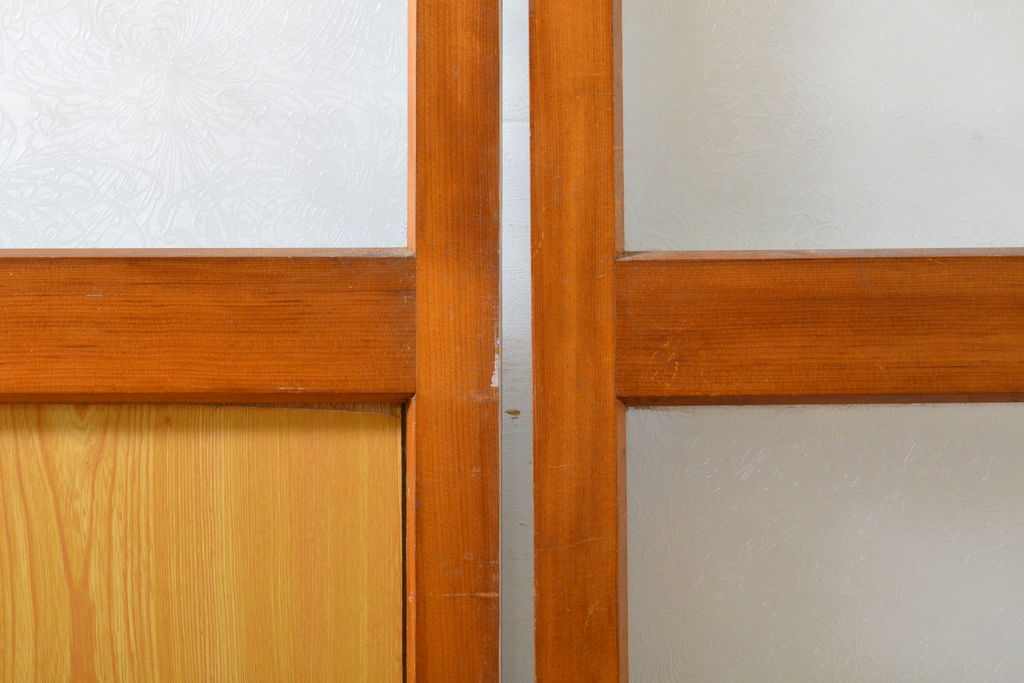 アンティーク建具 どんなお部屋にも合わせやすいシンプルな
