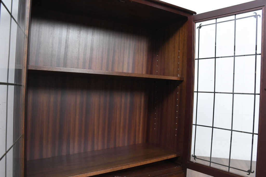 中古　美品　神戸元町欧風家具メープル不二屋製　マホガニー材の高級キャビネット(収納棚、戸棚、サイドキャビネット、飾り棚、本箱、ブックケース)(R-083272)