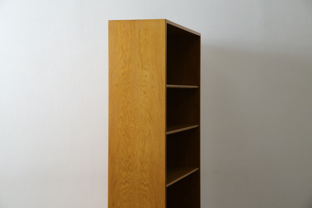 デンマークビンテージ　Hans J Wegner(ハンス・J・ウェグナー)　RY Mobler製　RY8　オーク材　薄型ながら収納力抜群のブックシェルフ(本棚、オープンラック、収納棚、飾り棚、陳列棚、ヴィンテージ、北欧)(R-069376)