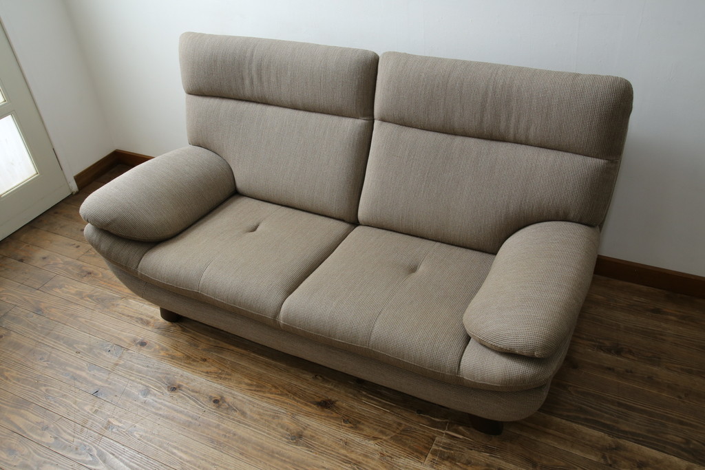 中古　カリモク家具(karimoku)　UT83モデル　落ち着いた空間づくりにおすすめの2Pソファ(2人掛けソファ、二人掛けソファ)(定価約26万円)(R-082477)
