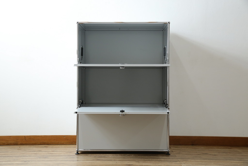 中古　美品!!　スイス　USMハラー(USM Haller)　美しくシンプルなデザインが目を引くキャビネット(サイドチェスト、引き出し、店舗什器)(R-082842)