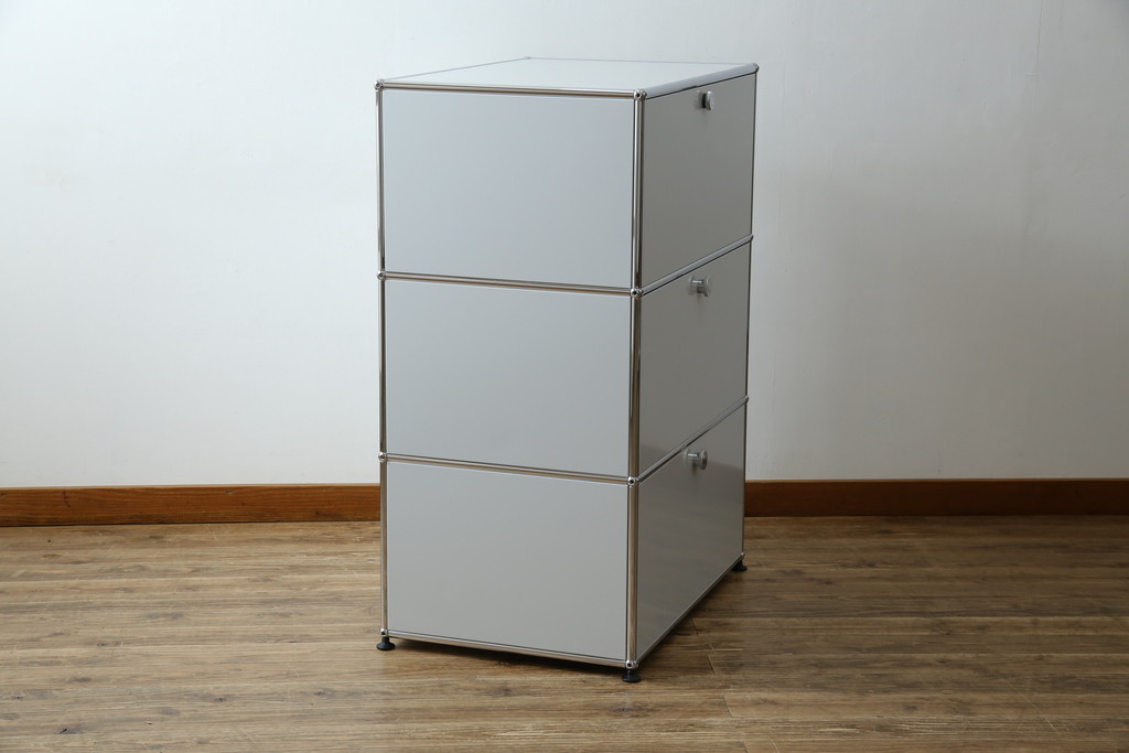 中古　美品!!　スイス　USMハラー(USM Haller)　美しくシンプルなデザインが目を引くキャビネット(サイドチェスト、引き出し、店舗什器)(R-082842)