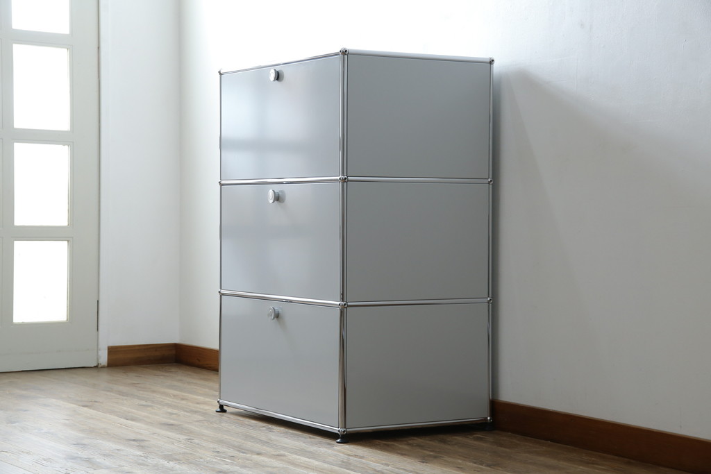 中古　美品!!　スイス　USMハラー(USM Haller)　美しくシンプルなデザインが目を引くキャビネット(サイドチェスト、引き出し、店舗什器)(R-082842)