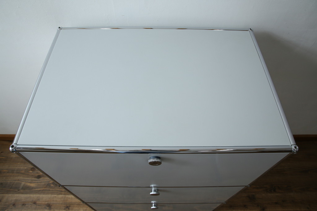 中古　美品!!　スイス　USMハラー(USM Haller)　美しくシンプルなデザインが目を引くキャビネット(サイドチェスト、引き出し、店舗什器)(R-082842)
