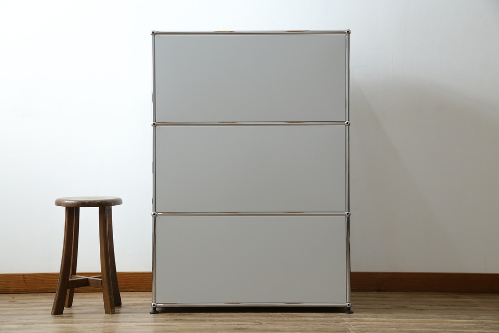 中古　美品!!　スイス　USMハラー(USM Haller)　美しくシンプルなデザインが目を引くキャビネット(サイドチェスト、引き出し、店舗什器)(R-082842)