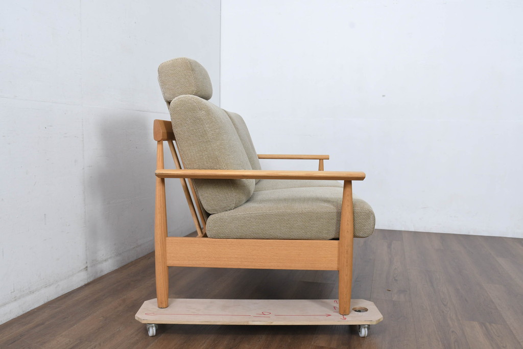 中古　美品　展示品　柏木工(KASHIWA)　ナラ材　CIGARRO(シガーロ)　木の温もりと曲線美が魅力的なヘッドレスト2人掛けソファ(2P、二人掛け、ツーシーター、ラブソファ)(定価約26万円)(R-083352)