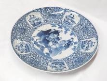 江戸期　太明成化年製　古伊万里　染付　蛸唐草　南蛮人　南蛮船　約58cm　1尺9寸　細部まで丁寧に描かれた跳躍感ある表現が目を引く大皿(馬、人物、舟、風景、和皿、和食器、尺皿、一尺九寸)(R-083552)