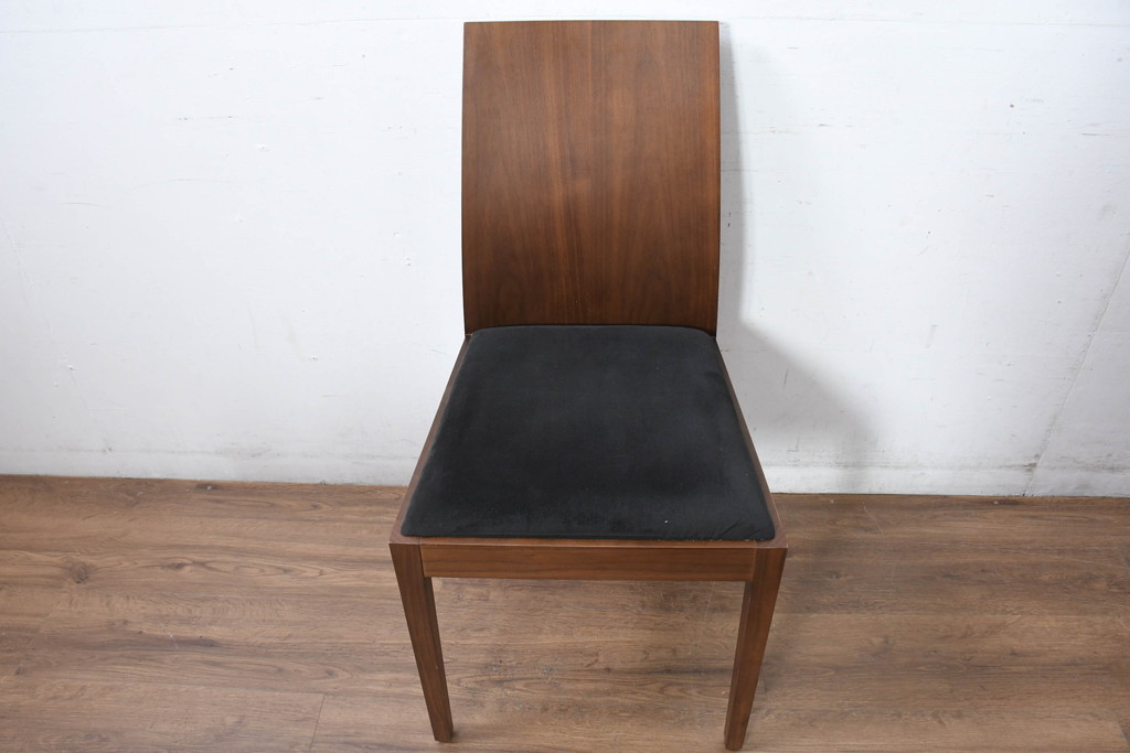中古　希少な廃番品　アルモニア(Armonia)　ウォールナット材　すっきりとしたデザインのモダンなダイニングチェア4脚セット(椅子、イス、バラ売り可能)(R-083356)