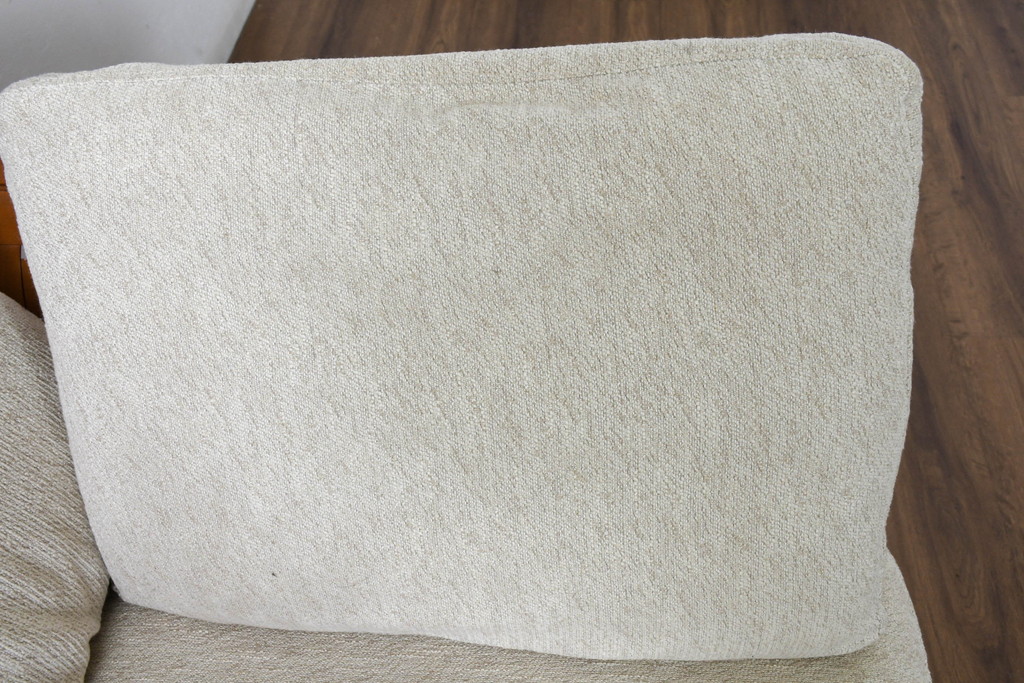 中古　希少な廃番品!!　KOSUGA(コスガ)　高級ライン　フェザークッション　美しい曲線が映える編み込みアームの2人掛けソファ(2P、ラウンジソファ、アームソファ)(定価約25万円)(R-083239)