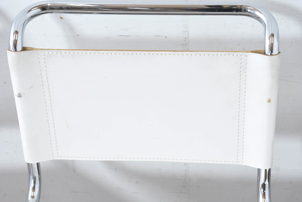 中古　美品　高級リプロダクト品　スティールライン(steelline)社製　マルト・スタムデザイン　S33　モダンで無駄のないフォルムが魅力のカンティレバーチェア4脚セット(本革チェア、ダイニングチェア、アームレスチェア、椅子、イス、バラ売り可能)(定価4脚で約42万円)(R-083393)