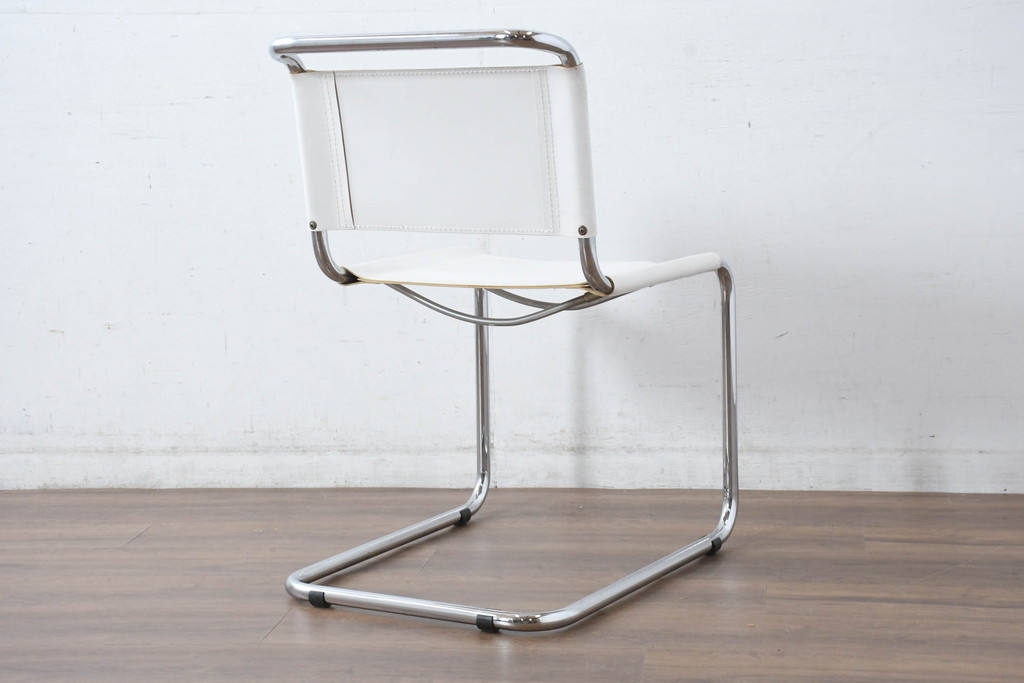 中古　美品　高級リプロダクト品　スティールライン(steelline)社製　マルト・スタムデザイン　S33　モダンで無駄のないフォルムが魅力のカンティレバーチェア4脚セット(本革チェア、ダイニングチェア、アームレスチェア、椅子、イス、バラ売り可能)(定価4脚で約42万円)(R-083393)