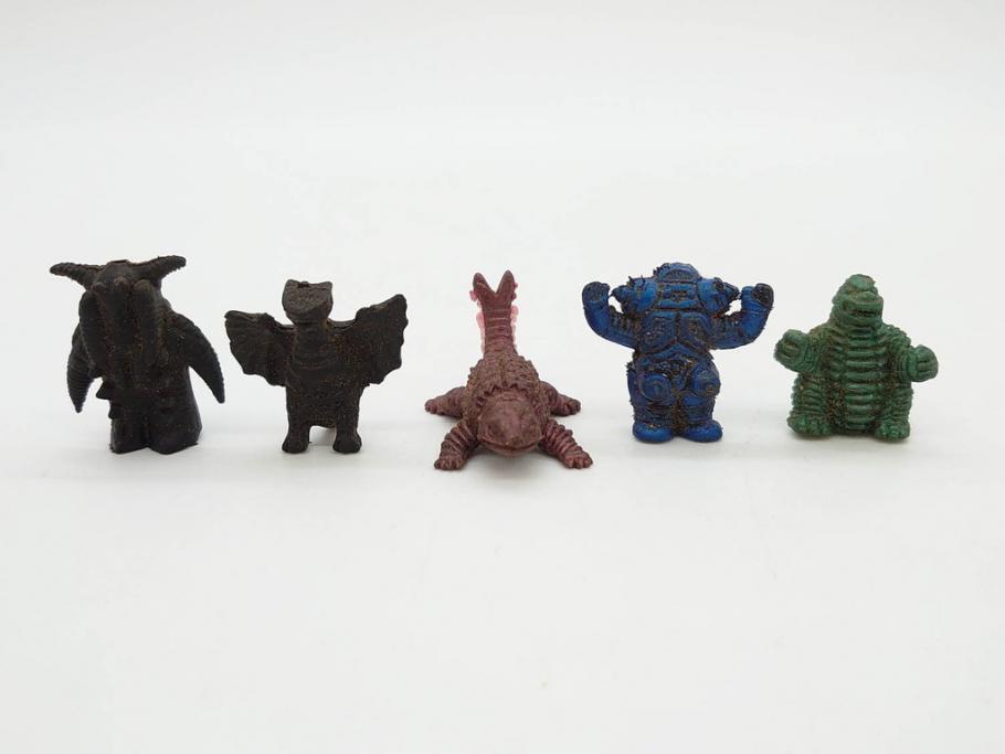当時物　昭和レトロ　ポピー　怪獣　ウルトラマン　大量　消しゴム等126個セット(円谷プロ、東宝、ウルトラ兄弟、キングギドラ、怪獣ケシゴム、ガシャポン、ガチャガチャ、フィギュア、おもちゃ、オモチャ、玩具)(R-077000)