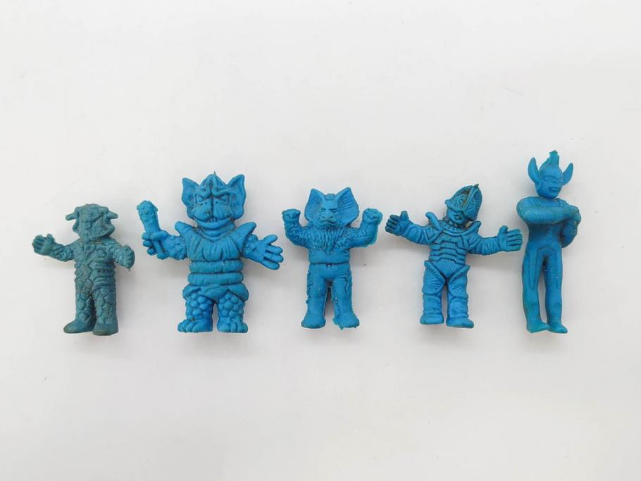 当時物　昭和レトロ　ポピー　怪獣　ウルトラマン　大量　消しゴム等130個セット(円谷プロ、東宝、ウルトラ兄弟、キングジョー、カネゴン、バルタン星人、怪獣ケシゴム、ガシャポン、ガチャガチャ、フィギュア、おもちゃ、オモチャ、玩具)(R-077001)