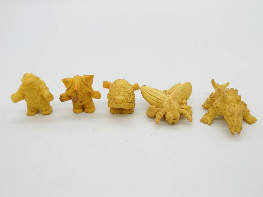 当時物　昭和レトロ　ポピー　怪獣　ウルトラマン　大量　消しゴム等130個セット(円谷プロ、東宝、ウルトラ兄弟、キングジョー、カネゴン、バルタン星人、怪獣ケシゴム、ガシャポン、ガチャガチャ、フィギュア、おもちゃ、オモチャ、玩具)(R-077001)