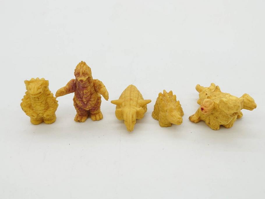 当時物　昭和レトロ　ポピー　怪獣　ウルトラマン　大量　消しゴム等130個セット(円谷プロ、東宝、ウルトラ兄弟、キングジョー、カネゴン、バルタン星人、怪獣ケシゴム、ガシャポン、ガチャガチャ、フィギュア、おもちゃ、オモチャ、玩具)(R-077001)