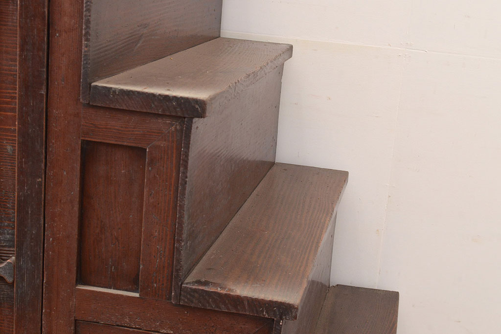 アンティーク家具　和製アンティーク　明治期　ヒノキ材　幅せま!和の雰囲気たっぷりの階段箪笥(和箪笥)(R-037180)