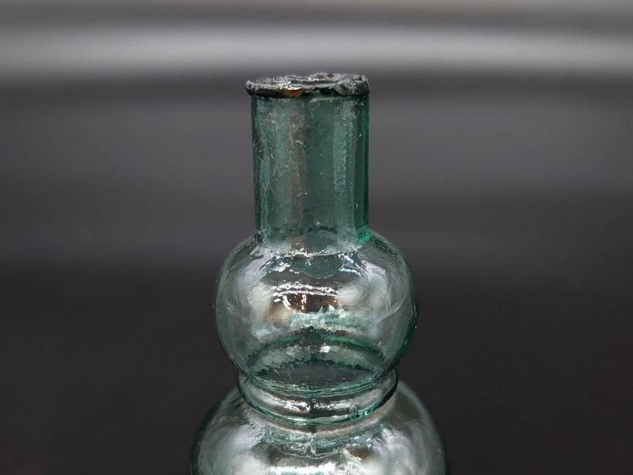 戦前　当時物　瓢箪型　気泡や絶妙なフォルムが味わいのあるニッキ水瓶5個セット(豆ガラス、ちびニッキ水、ガラス容器、駄菓子屋ビン、ペロペロ、レトロガラス、一輪挿し、ひょうたん)(R-077058)