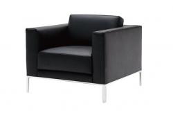 【買取】Cassina(カッシーナ)　ixc. EDITION(イクスシー・エディション)　GRAB large(グラブラージ)の1人掛けソファを買取ました。(定価約58万円)