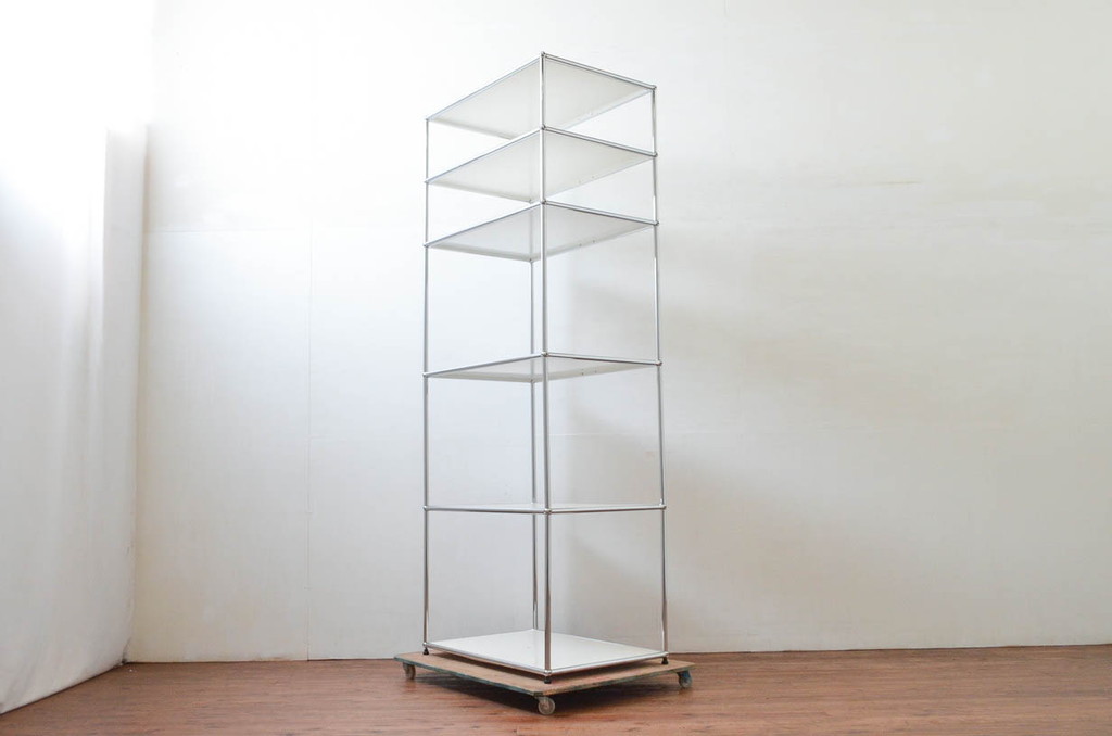 中古　USMハラー(USM Haller)　シンプルなデザインが取り入れやすい鉄製キャビネット(オープンラック、飾り棚、店舗什器)(定価約17万円)(R-074299)