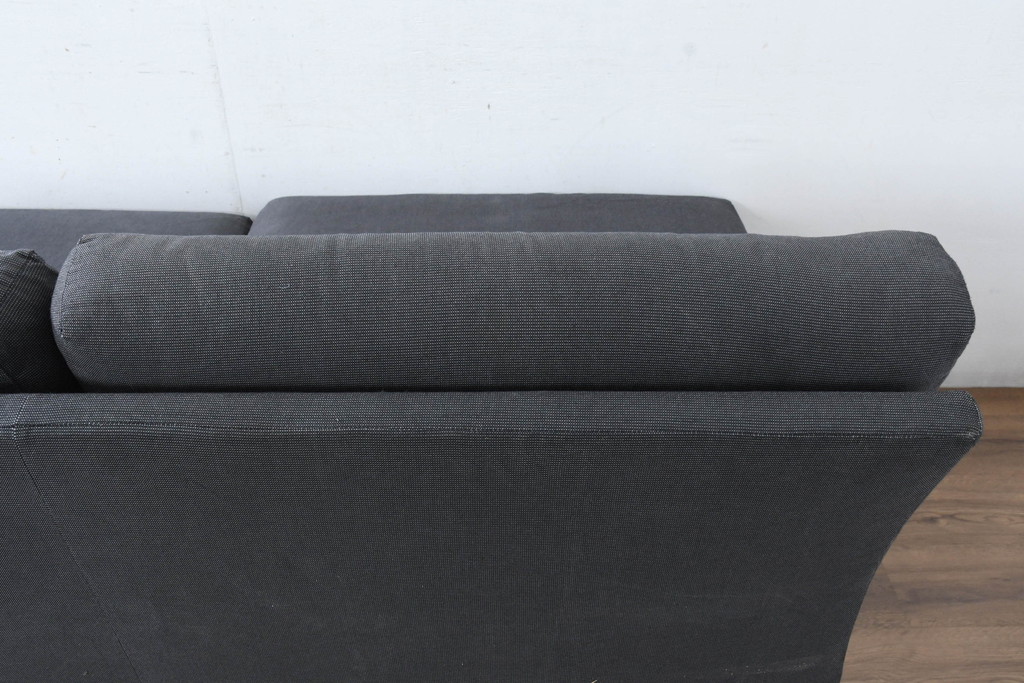 中古　イタリア　Cassina(カッシーナ)　ヴィコ・マジストレッティデザイン　名作「ドネガル(Donegal)」　2.5人掛けソファ(2P、2.5P、3P、2人掛け、3人掛け、アームソファ)(定価約45万円)(R-083524)