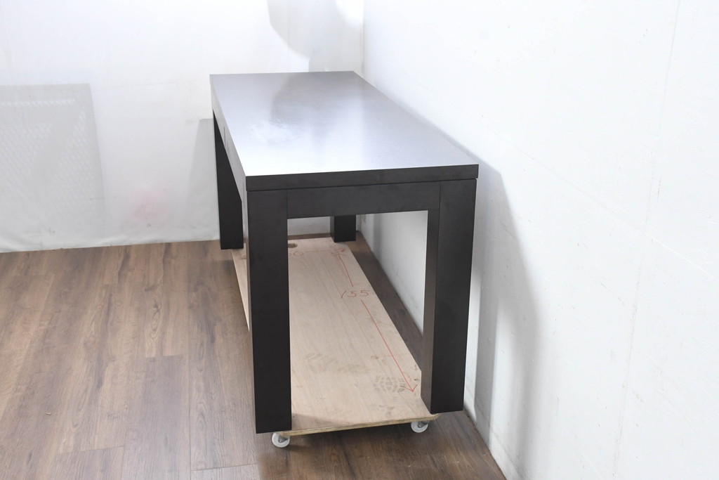 中古　カッシーナ(Cassina)　カトリーヌ・メミ(Catherine Memmi)　高級感漂うモダンなデザインのマンハッタンデスク(机、ワークデスク、コンソールテーブル、作業台)(定価約39万円)(R-083544)