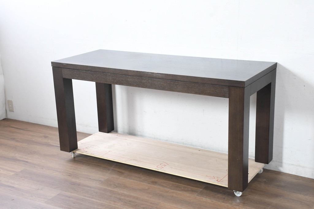 中古　カッシーナ(Cassina)　カトリーヌ・メミ(Catherine Memmi)　高級感漂うモダンなデザインのマンハッタンデスク(机、ワークデスク、コンソールテーブル、作業台)(定価約39万円)(R-083544)
