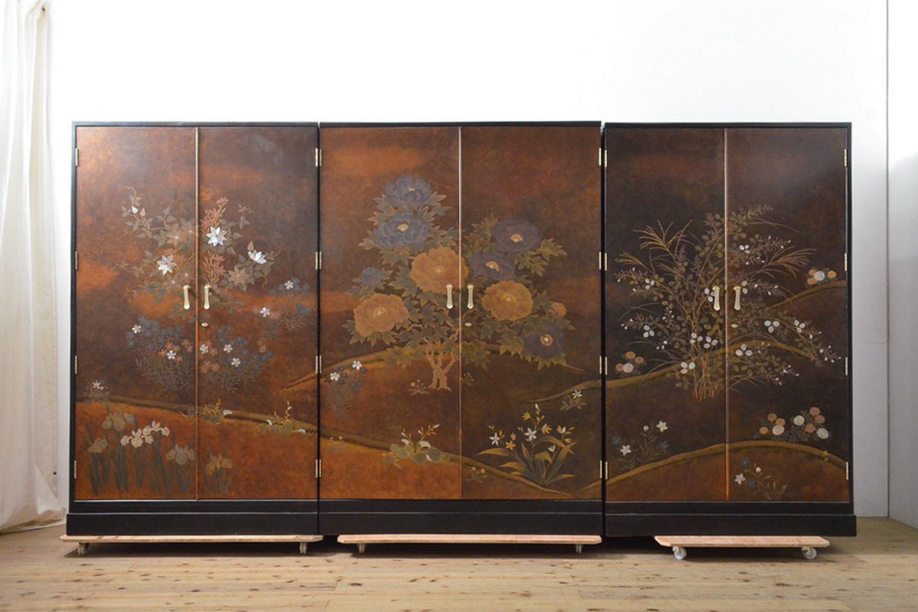 中古　美品　最高級　総漆塗り　まるで絵画のような前面蒔絵と螺鈿細工の意匠が楽しめる中桐箪笥(和タンス、和たんす、着物箪笥、和服箪笥、引き出し)(定価約400万円)(R-057975)