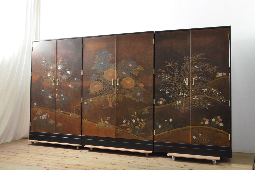 中古　美品　最高級　総漆塗り　まるで絵画のような前面蒔絵と螺鈿細工の意匠が楽しめる中桐箪笥(和タンス、和たんす、着物箪笥、和服箪笥、引き出し)(定価約400万円)(R-057977)