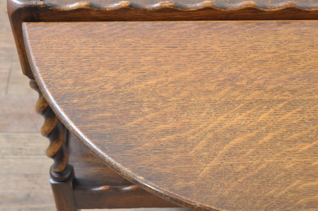 イギリスアンティーク　オーク材　バタフライ天板付き　特徴的なデザインとクラシカルな佇まいが魅力的なキャスターワゴンテーブル(トロリー、サイドテーブル、キッチンワゴン、バタフライトロリー、英国)(R-068526)