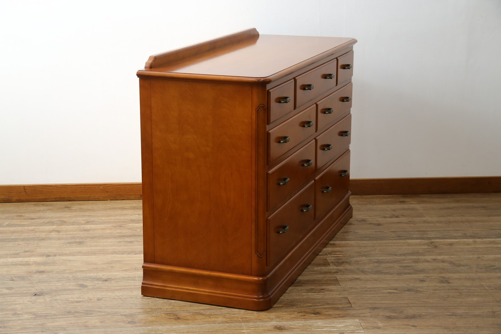 中古　美品　横浜クラシック家具　ダニエル(Daniel)　Etranger(エトランジェ)　E-111　温かみのある色合いと品のある佇まいが魅力の横長チェスト(サイドボード、引き出し)(定価約80万円)(R-076674)