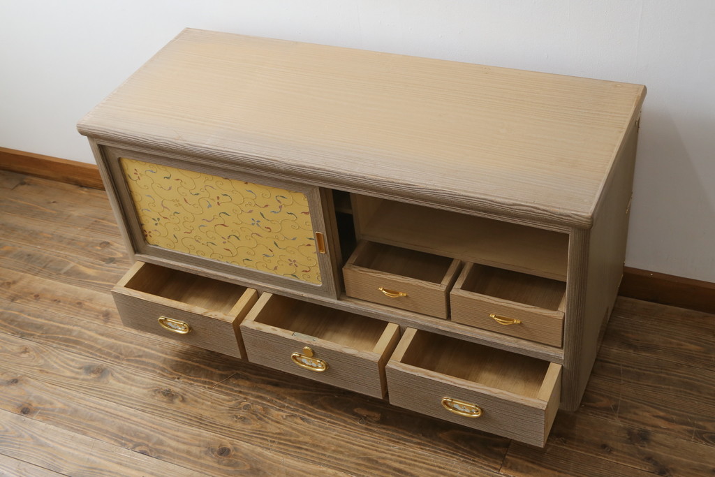 中古　美品　最高級　通産大臣指定伝統工芸品　伝統工芸士　鹿島金正作　高千穂　品のある佇まいで和の雰囲気を引き立てる名古屋総桐たんす・上段(胴丸、総桐たんす、引き出し、和たんす、ローボード、テレビ台、収納棚、戸棚)(R-079830)