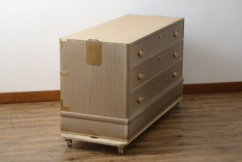 中古　美品　最高級　通産大臣指定伝統工芸品　伝統工芸士　鹿島金正作　高千穂　品のある佇まいで和の雰囲気を引き立てる名古屋総桐たんす・下段(胴丸、総桐たんす、引き出し、和たんす、衣装箪笥、チェスト)(R-079832)