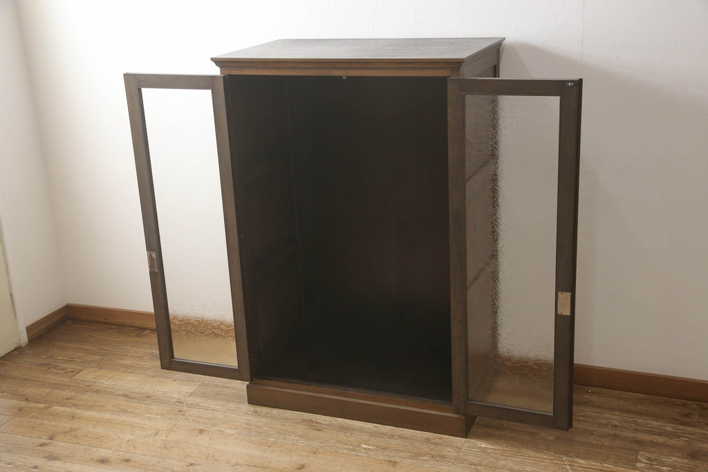 和製ビンテージ　ナラ材　神戸洋家具　店舗什器としてもおすすめのクラシカルな収納棚(戸棚、キャビネット、ワードローブ、ヴィンテージ)(R-055088)