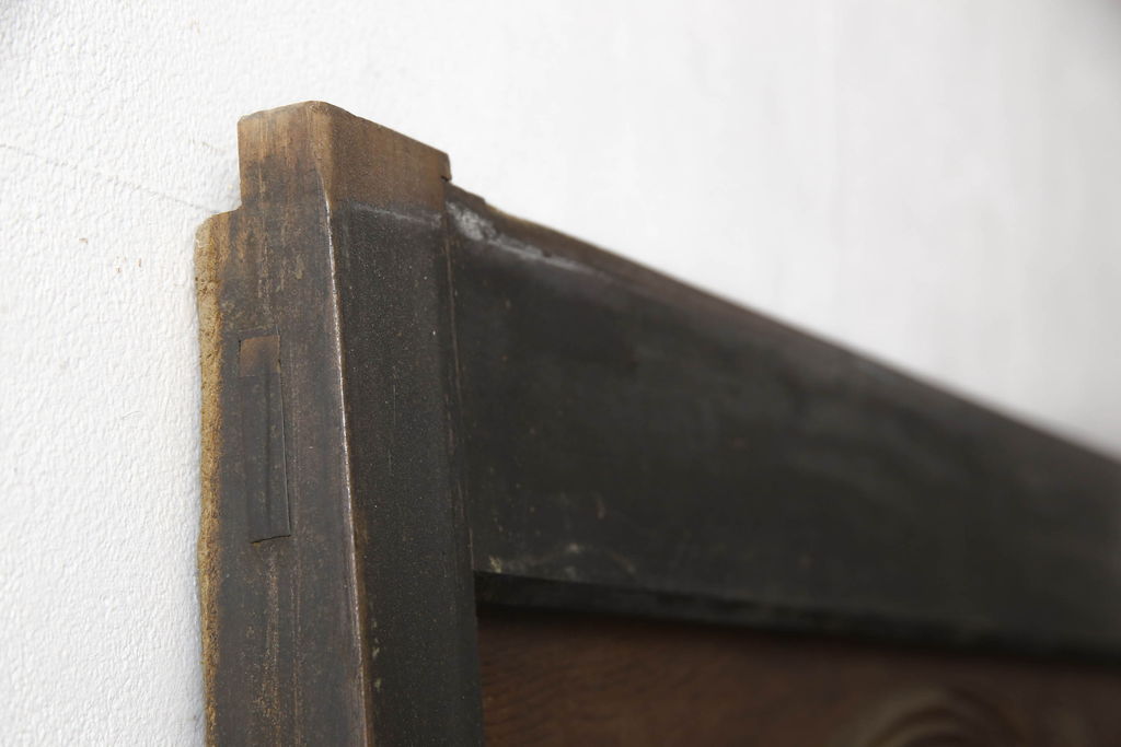 アンティーク建具　彫刻の意匠が珍しい!迫力のある亀の彫りに魅了される引き戸1枚(蔵戸、玄関戸)(R-062542)