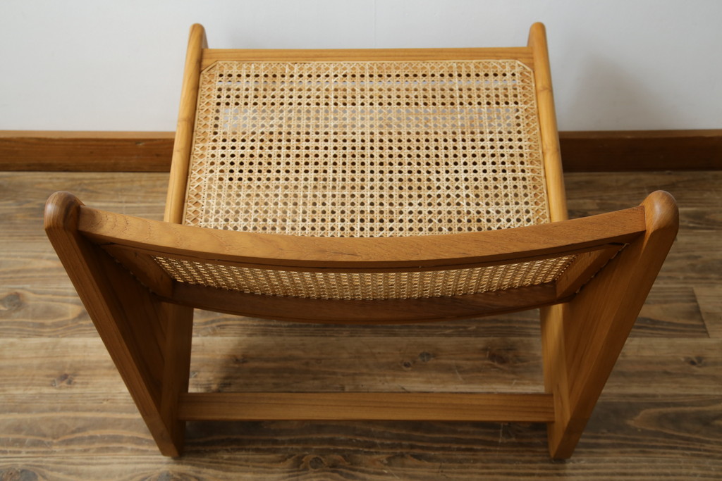 中古　新品未使用　Phantom Hands(ファントムハンズ)　Pierre Jeanneret(ピエール ジャンヌレ)　Project Chandigarh(プロジェクト チャンディーガル)　PH59　　ユニークなデザインのカンガルーチェア(ラウンジチェア、アームレスチェア、椅子、イス)(定価約75万円)(R-083322)