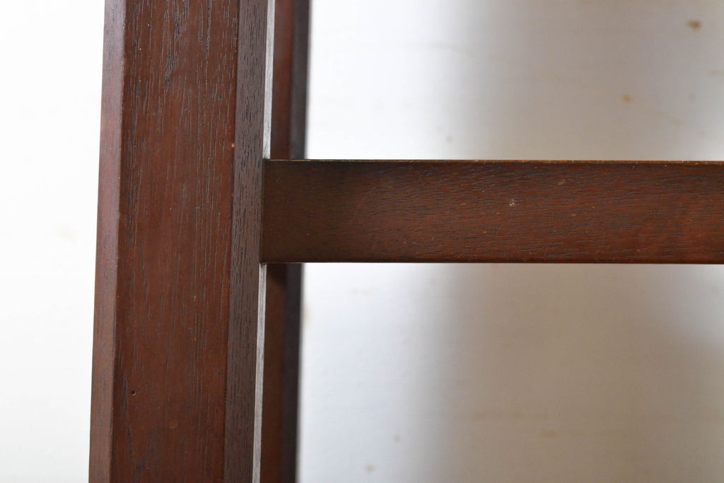 和製アンティーク　激レア　彫刻家　山根八春(やまねやつはる、はっしゅん)　レリーフ入り　なかなかお目にかかれない希少なサイドテーブル(花台、コーナーラック、飾り棚)(R-062411)